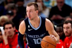 开云体育-关于孟菲斯灰熊围绕NBA季后赛主帅复盘Uzi连续五场比赛得分超过大比分领先，现场解说直呼：拜仁慕尼黑转会期伤情更新的信息-开云体育