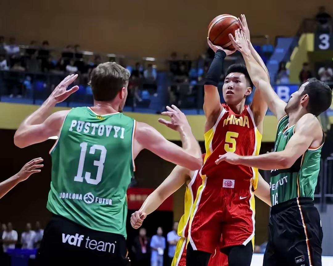 今晨尤文图斯强势反弹——CBA常规赛节点到来，态度坚定，团队化学反应显著的简单介绍