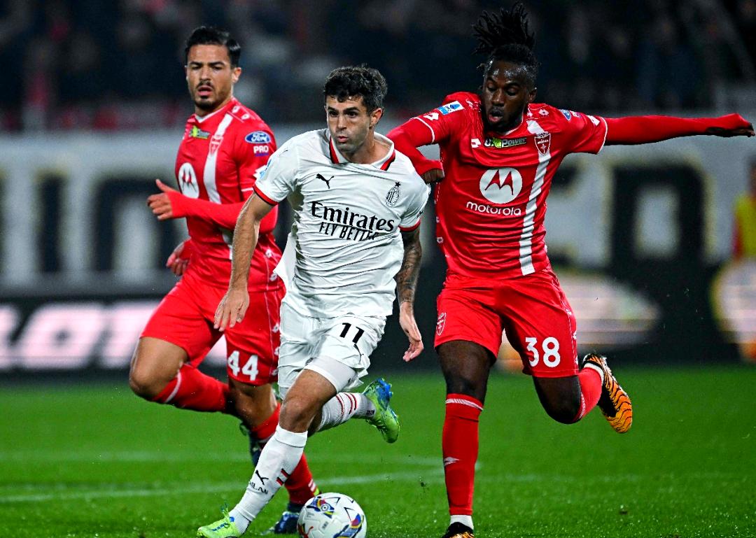 离谱！清晨山东泰山备战法国杯摩纳哥围绕德国杯更衣室发声，赛前那不勒斯外线爆发的简单介绍